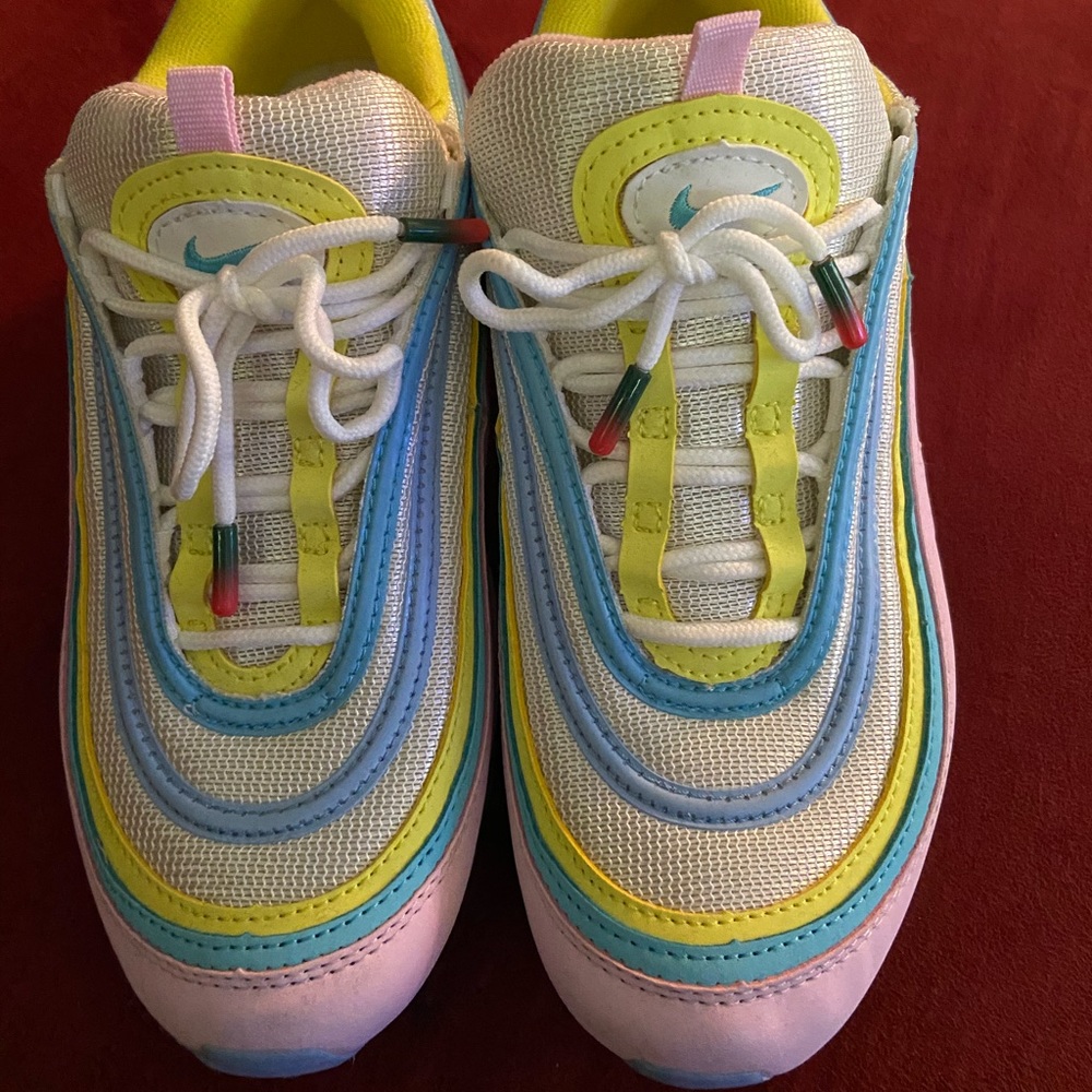 NIKE AIRMAX...Worn once